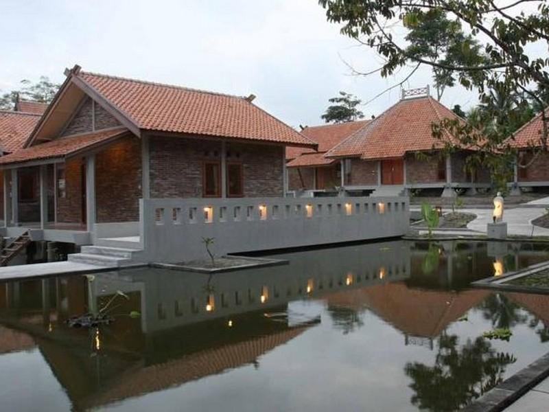 Disaster Oasis Hotel Kaliurang Exterior photo