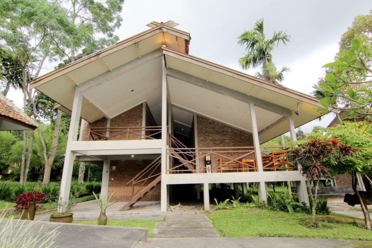 Disaster Oasis Hotel Kaliurang Exterior photo